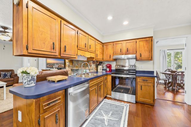 1622 25th Ave. N, North Myrtle Beach, SC 29582