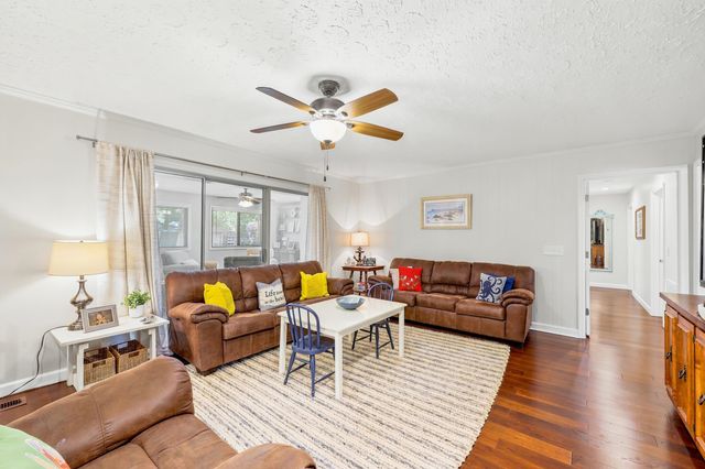 1622 25th Ave. N, North Myrtle Beach, SC 29582