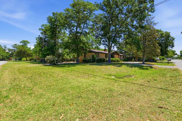 1622 25th Ave. N, North Myrtle Beach, SC 29582