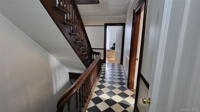 1 Mills Place, Milton, NY 12547