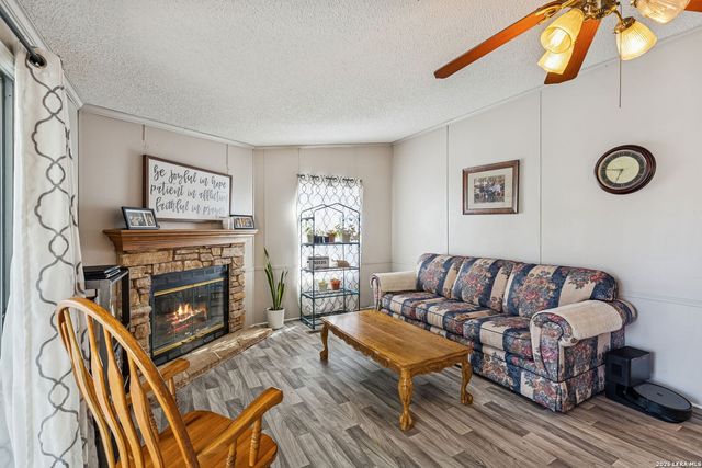 4646 Eichman, Von Ormy, TX 78073