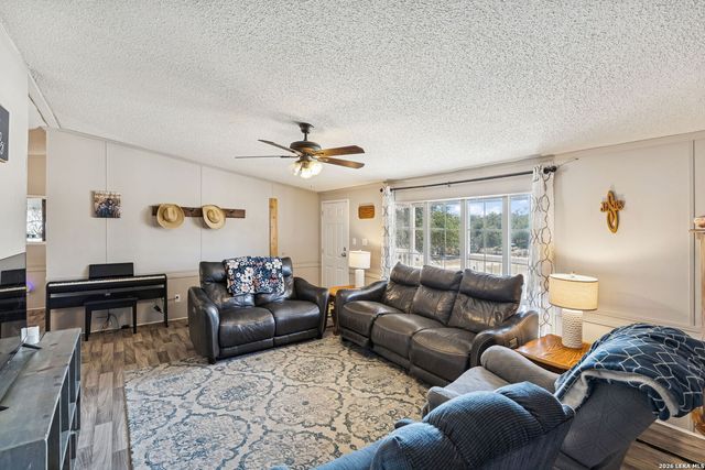 4646 Eichman, Von Ormy, TX 78073