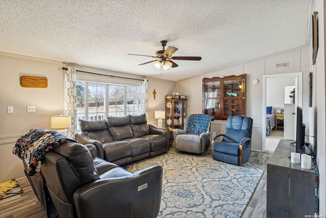 4646 Eichman, Von Ormy, TX 78073