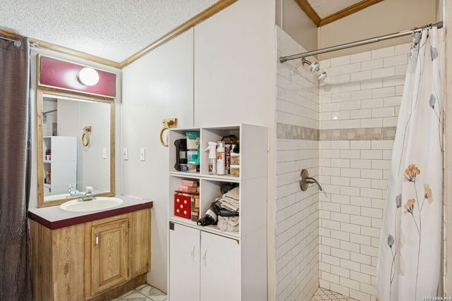 4646 Eichman, Von Ormy, TX 78073