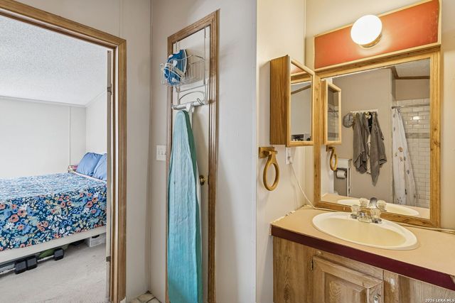 4646 Eichman, Von Ormy, TX 78073