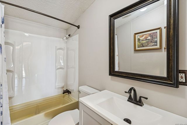 4646 Eichman, Von Ormy, TX 78073