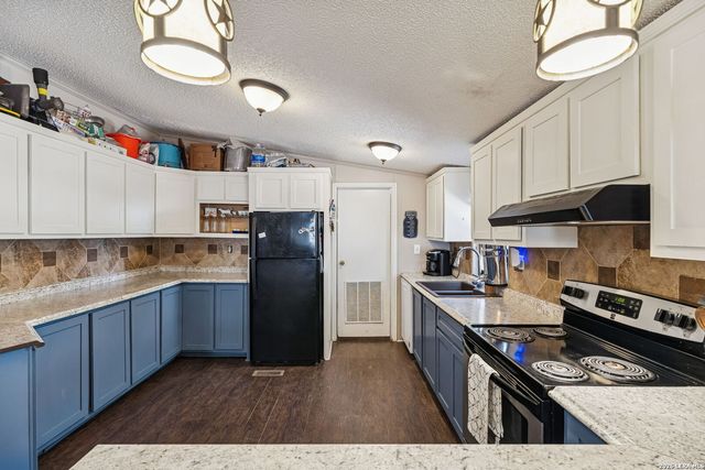 4646 Eichman, Von Ormy, TX 78073