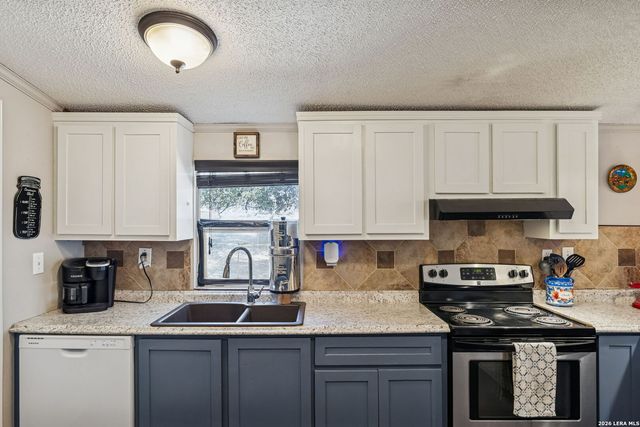 4646 Eichman, Von Ormy, TX 78073