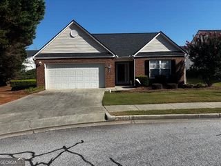 977 Village View Circle, Loganville, GA 30052