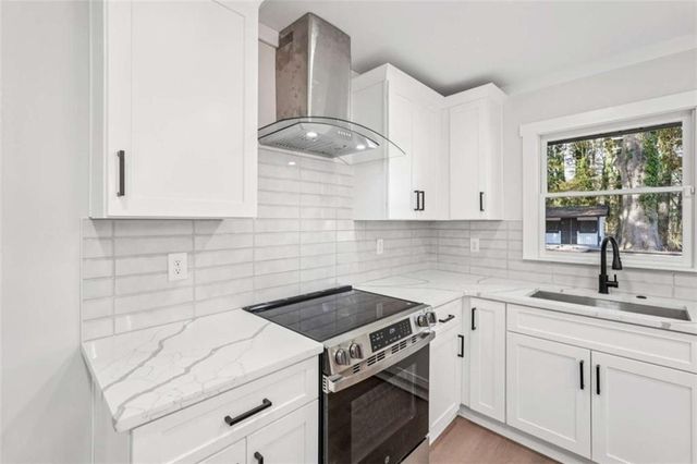 4 Mobley SE Drive, Atlanta, GA 30315