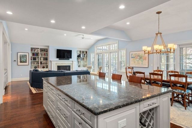 1 Pine Summit 1, Weston, MA 02493