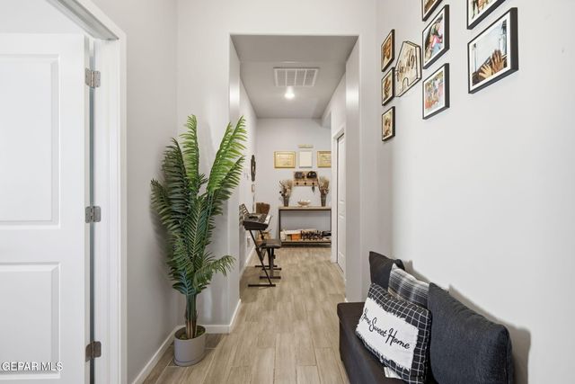 1052 Summer Breeze Place, El Paso, TX 79928