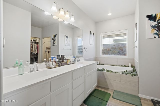 1052 Summer Breeze Place, El Paso, TX 79928