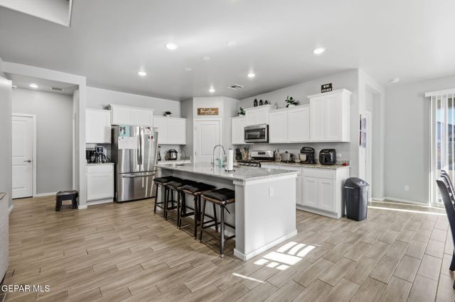 1052 Summer Breeze Place, El Paso, TX 79928