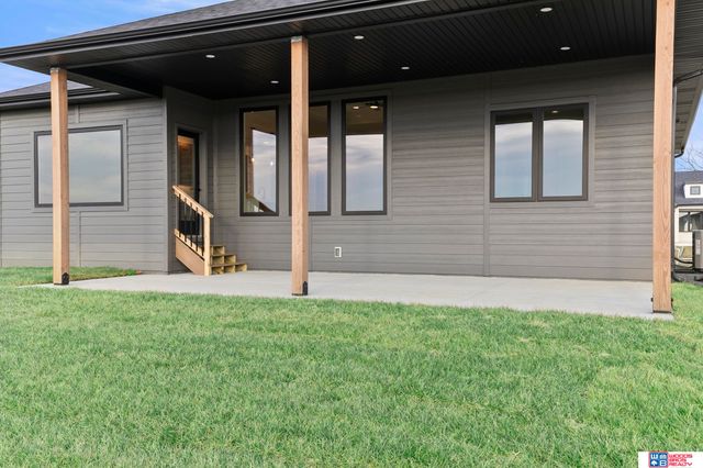 3639 Wilderness Hills Boulevard, Lincoln, NE 68516