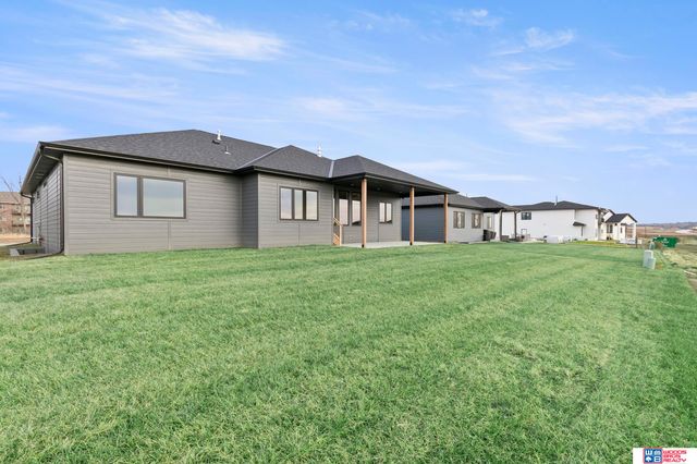 3639 Wilderness Hills Boulevard, Lincoln, NE 68516