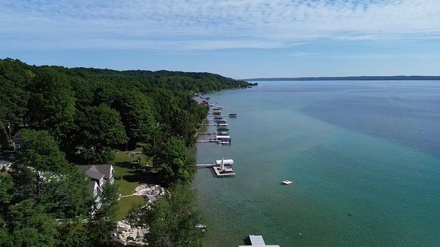 7681 Nw Torch Lake Drive, Milton Twp, MI 49648