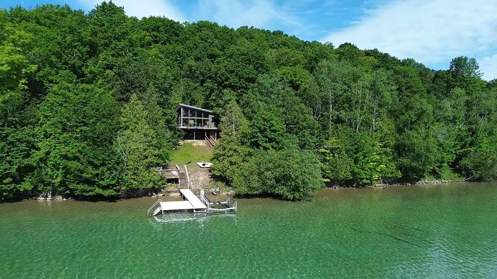7681 Nw Torch Lake Drive, Milton Twp, MI 49648