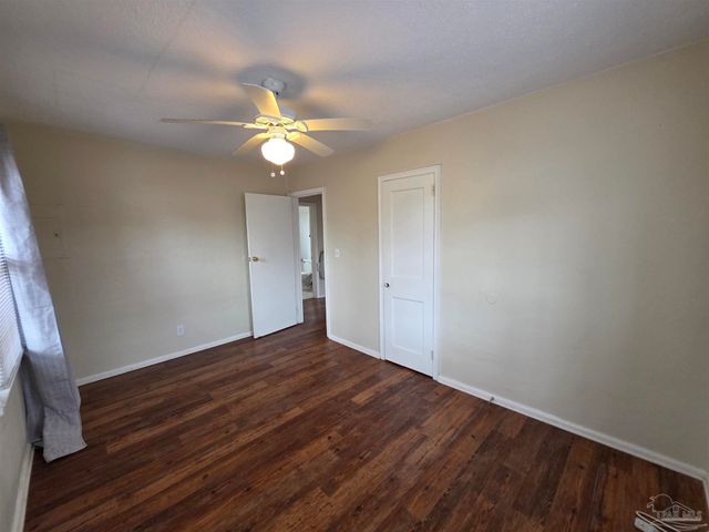 203 SE Syrcle Dr, Pensacola, FL 32507