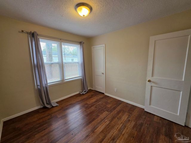 203 SE Syrcle Dr, Pensacola, FL 32507