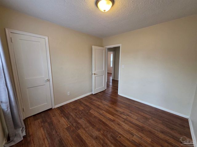 203 SE Syrcle Dr, Pensacola, FL 32507