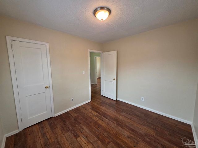 203 SE Syrcle Dr, Pensacola, FL 32507