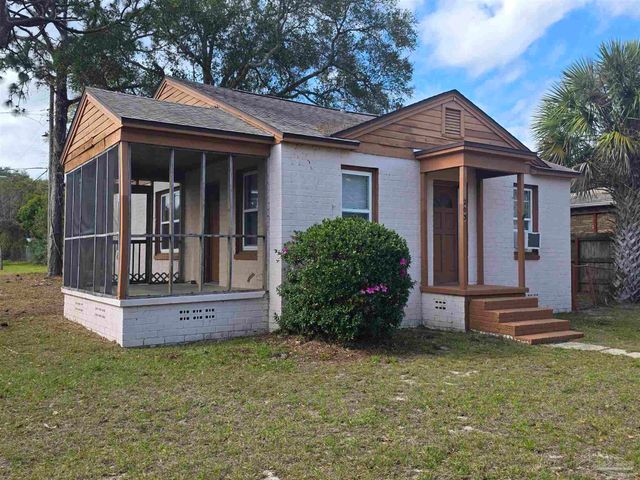 203 SE Syrcle Dr, Pensacola, FL 32507