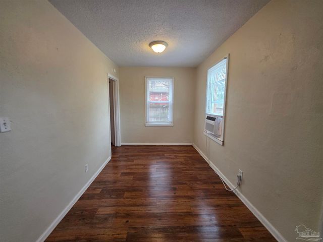 203 SE Syrcle Dr, Pensacola, FL 32507