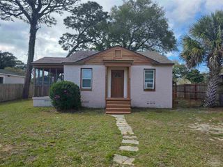 203 SE Syrcle Dr, Pensacola, FL 32507
