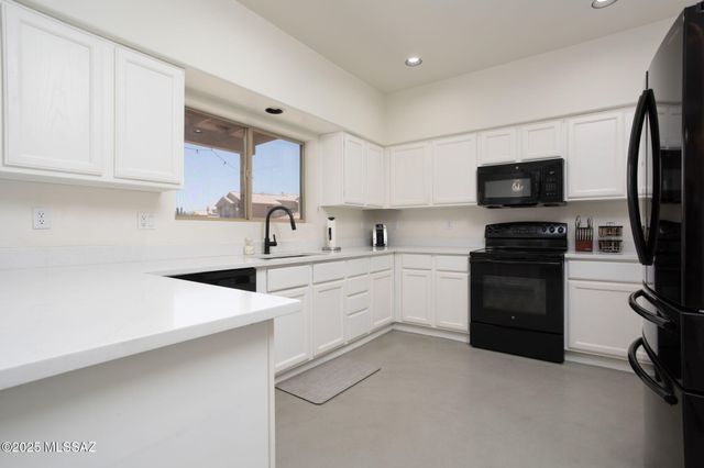 6851 W Kern Drive, Tucson, AZ 85743