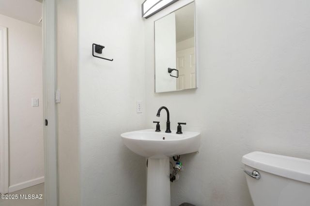 6851 W Kern Drive, Tucson, AZ 85743