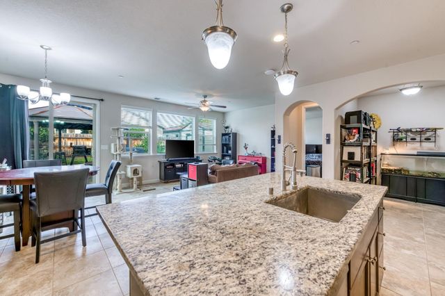 6180 E Providence Avenue, Fresno, CA 93727