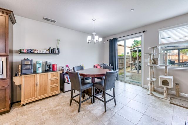 6180 E Providence Avenue, Fresno, CA 93727