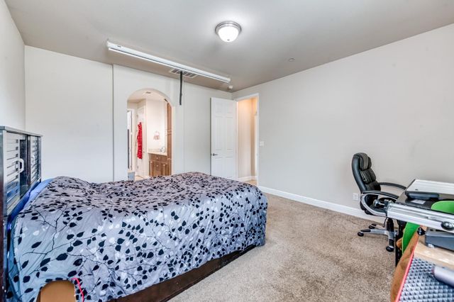 6180 E Providence Avenue, Fresno, CA 93727