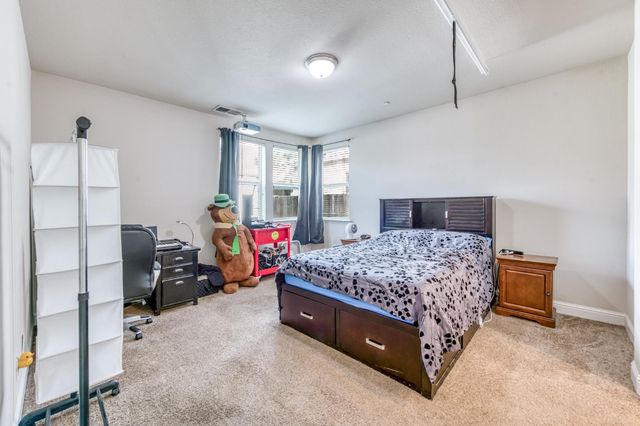 6180 E Providence Avenue, Fresno, CA 93727