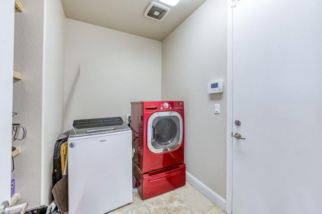 6180 E Providence Avenue, Fresno, CA 93727