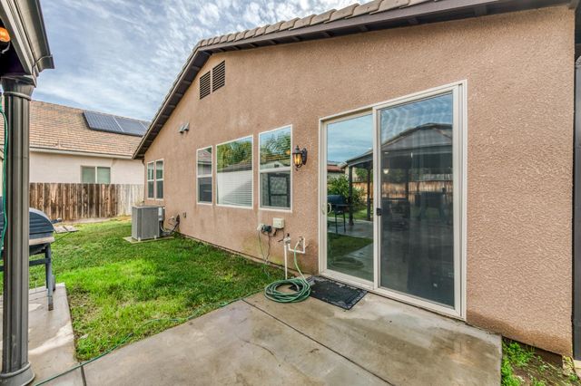 6180 E Providence Avenue, Fresno, CA 93727