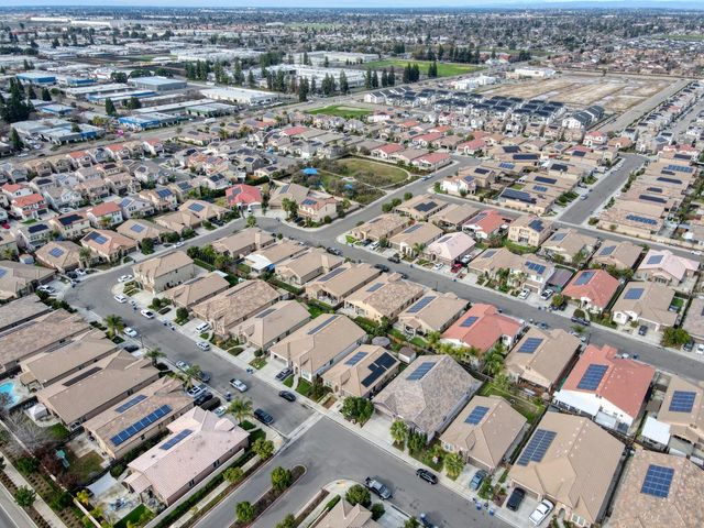 6180 E Providence Avenue, Fresno, CA 93727