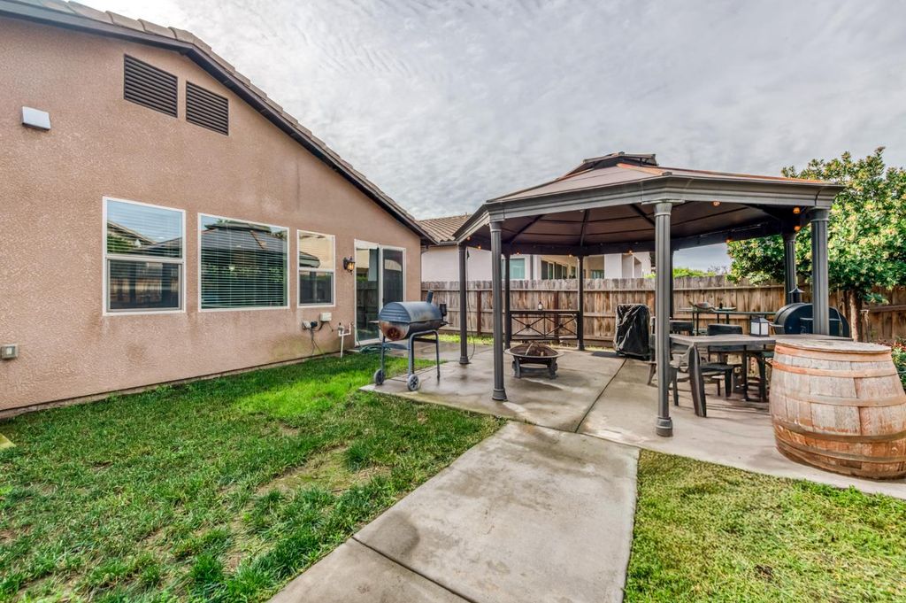 Image 28 of property listing at 6180 E Providence Avenue, Fresno, CA 93727