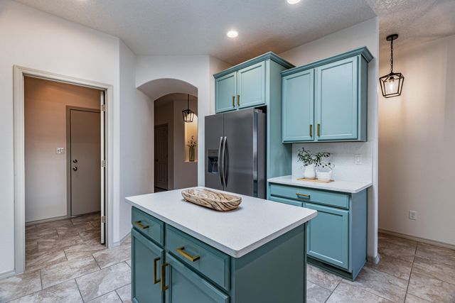 8620 Mock Heather Road NW, Albuquerque, NM 87120