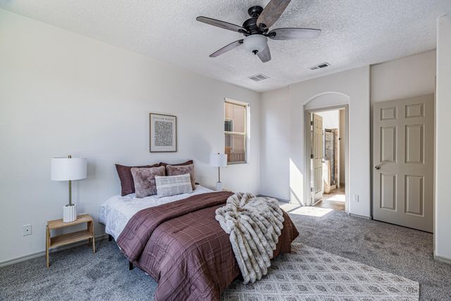 8620 Mock Heather Road NW, Albuquerque, NM 87120