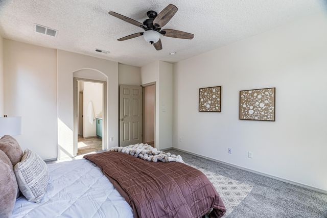 8620 Mock Heather Road NW, Albuquerque, NM 87120