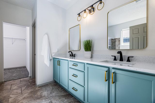 8620 Mock Heather Road NW, Albuquerque, NM 87120