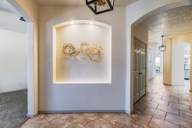 8620 Mock Heather Road NW, Albuquerque, NM 87120