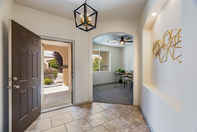 8620 Mock Heather Road NW, Albuquerque, NM 87120