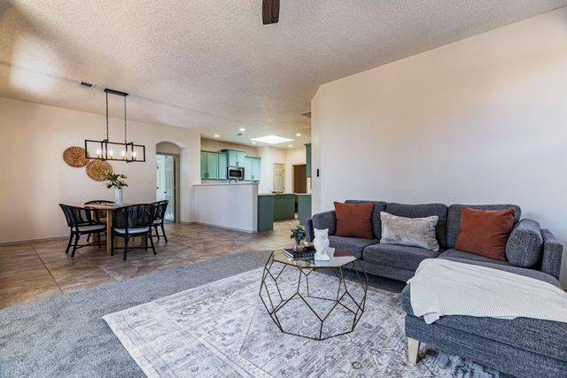 8620 Mock Heather Road NW, Albuquerque, NM 87120