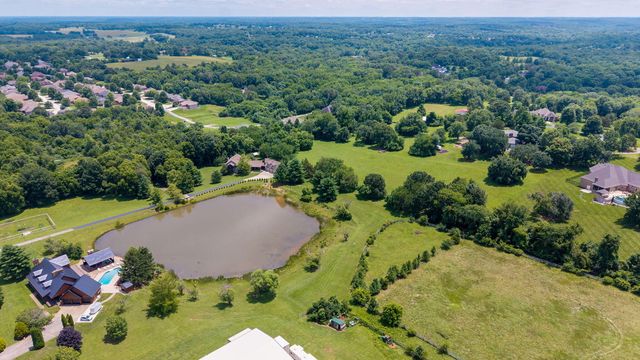 3995 E Apple Hill Lane, Springfield, MO 65802