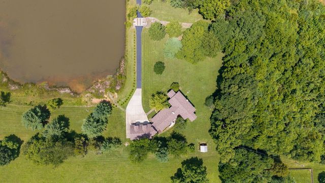3995 E Apple Hill Lane, Springfield, MO 65802