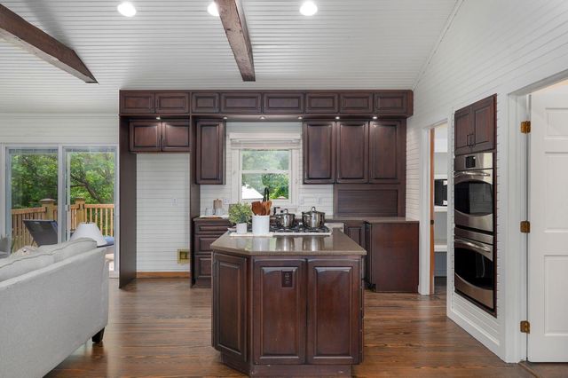 3995 E Apple Hill Lane, Springfield, MO 65802