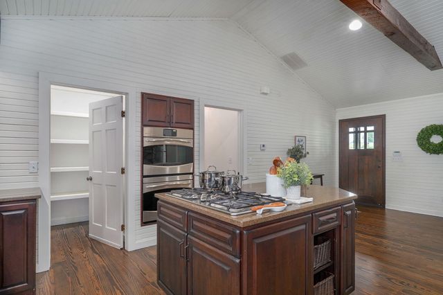 3995 E Apple Hill Lane, Springfield, MO 65802